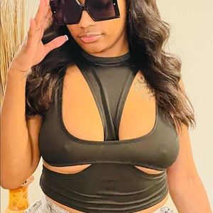 Cut out solid tank top